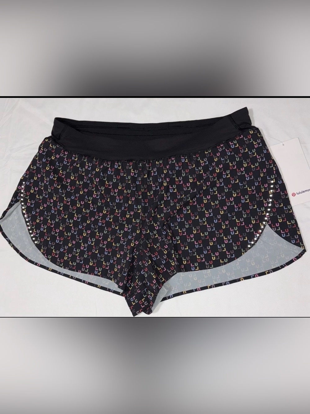 NWT LULULEMON XLARGE FAST & FREE HIGH RISE 3” SPLIT SHORT LINED BLOCK PATTERN